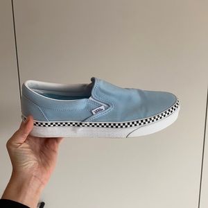 VANS SLIP ON SNEAKERS